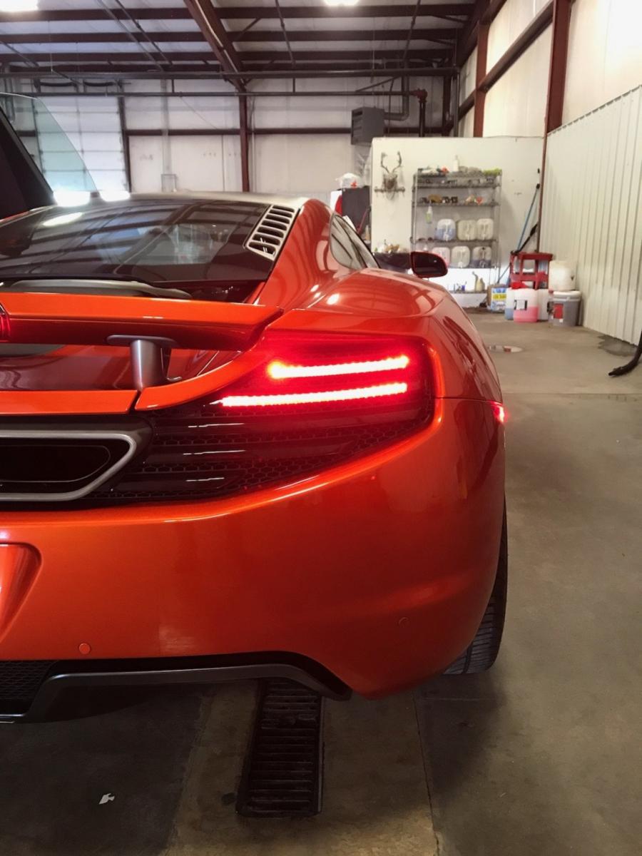Детали экстерьера McLaren MP4-12C 2012 года  (фото 5 из 48)